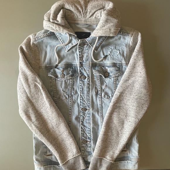 Hollister Men’s/Teen Jean Jacket - Picture 5 of 5